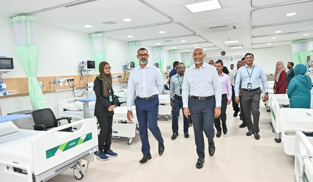 ރައީސް، އައިޖީއެމްއެޗްގެ ސާޖިކަލް ވިންގު ހުޅުއްވައިދެއްވި ރަސްމިއްޔާތުގެ ތެރެއިން-- ފޮޓޯ / ރައީސް އޮފީސް