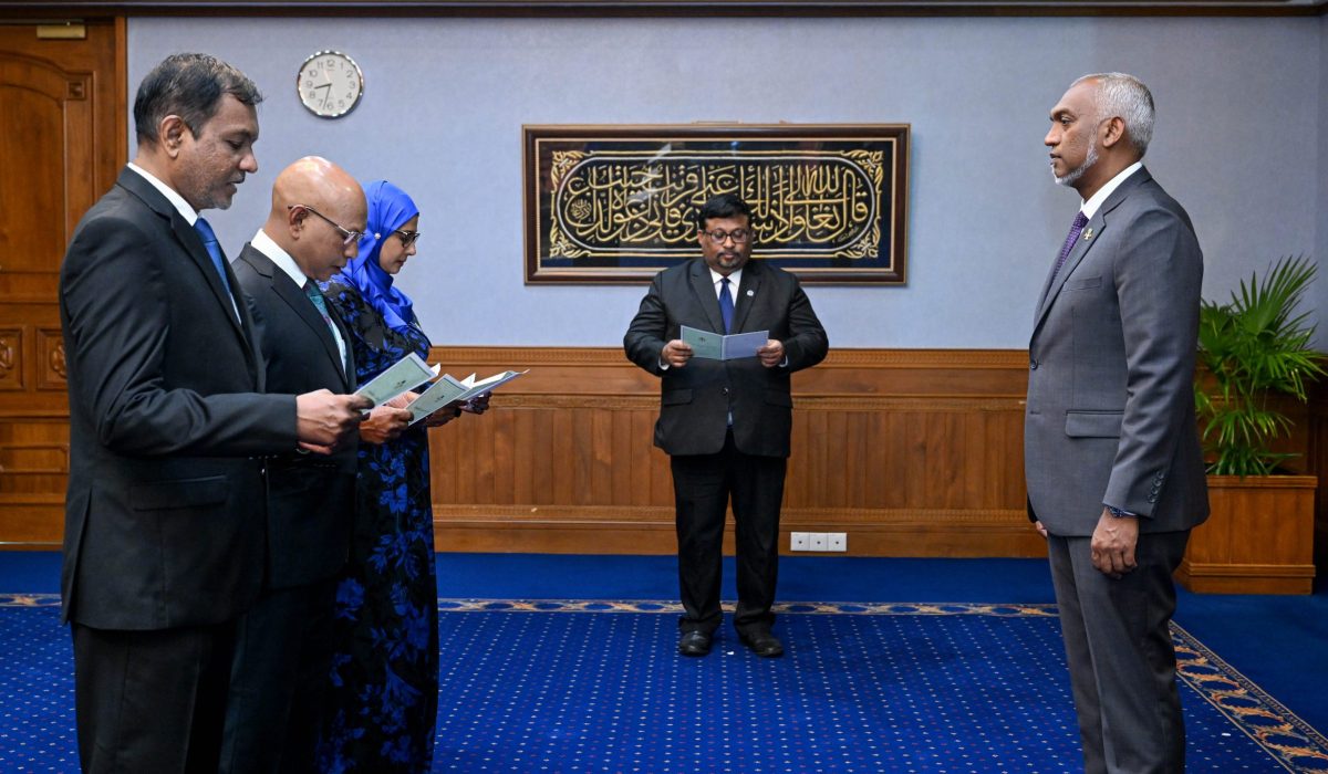 ސިވިލް ސާވިސް ކޮމިޝަނަށް ތިން ބޭފުޅަކު އައްޔަންކުރެއްވުން---- ފޮޓޯ: ރައީސް އޮފީސް