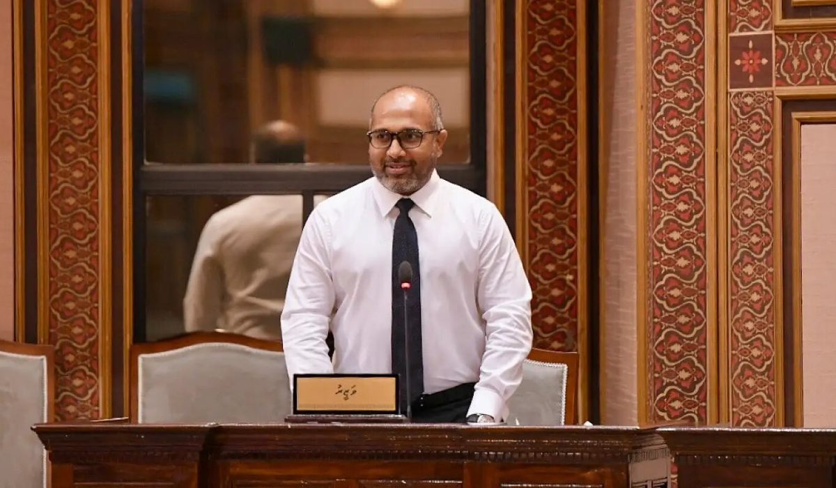 ހޯމްލޭންޑް ސެކިއުރިޓީ މިނިސްޓަރު އަލީ އިހުސާން (ފޮޓޯ/ ރައްޔިތުންގެ މަޖިލީސް)