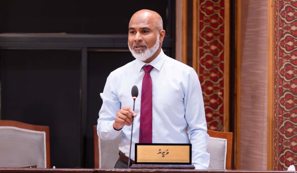 އެޑިއުކޭޝަން މިނިސްޓަރު ޑރ. އިސްމާއިލް ޝަފީއު