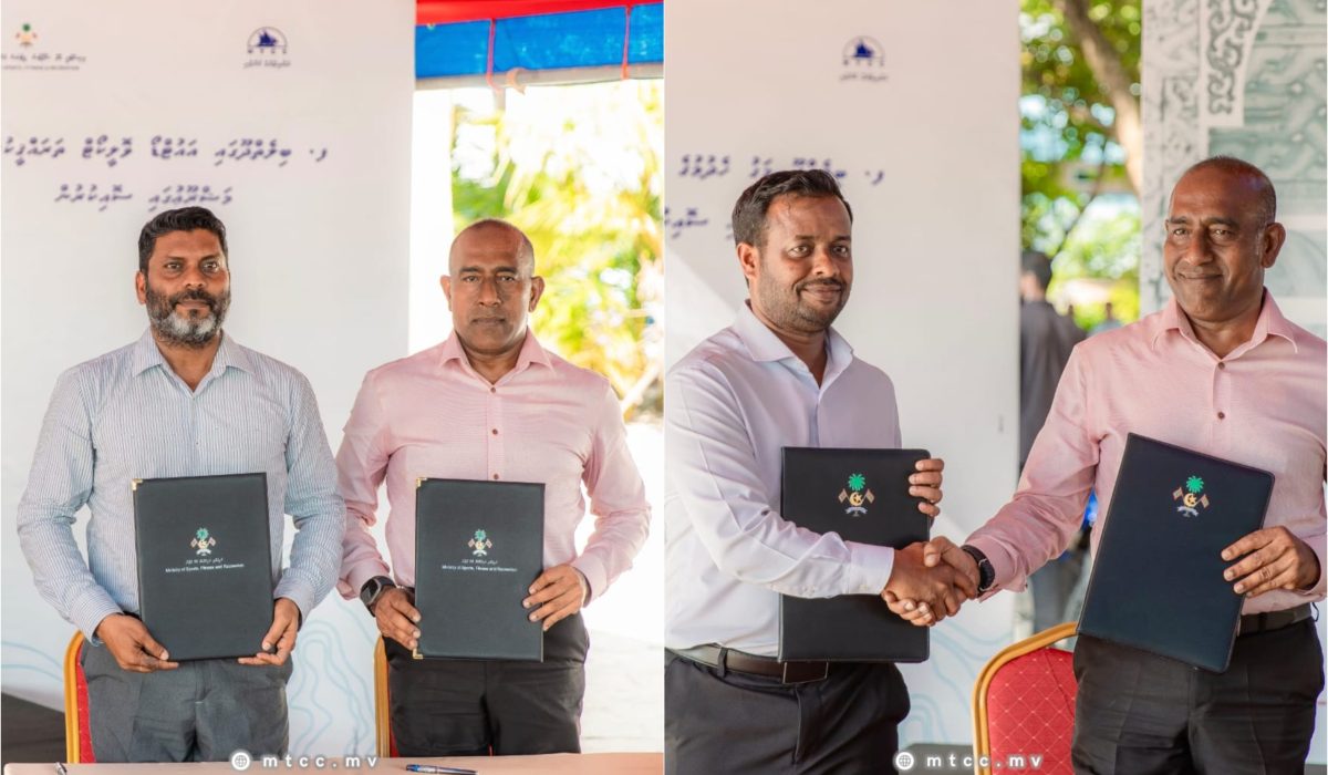 ބިލެތްދޫގެ މަގު ހެދުމުގެ މަޝްރޫއު އާއި ވޮލީ ކޯޓެއް ތަރައްގީކުރުމުގެ މަޝްރޫއު އެމްޓީސީސީ އާ ހަވާލުކުރުން (ފޮޓޯ/ އެމްޓީސީސީ)