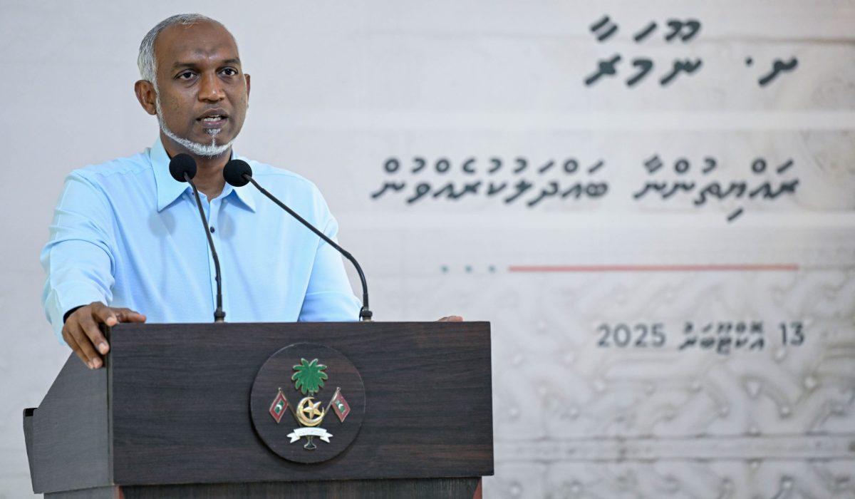 ށ. ނޫމަރާގެ ރައްޔިތުންނާ ރައީސް ބައްދަލުކުރައްވަނީ (ފޮޓޯ/ ރައީސް އޮފީސް)