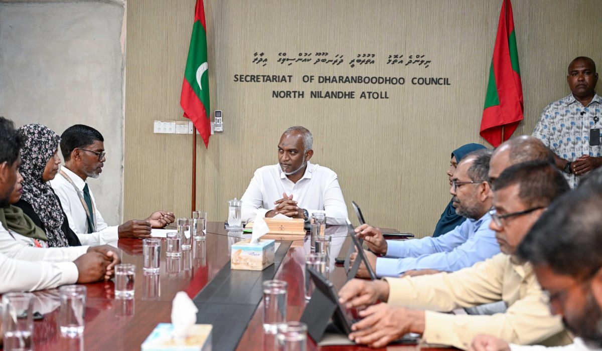 ދަރަނބޫދޫ ކައުންސިލާ ރައީސް ބައްދަލުކުރައްވަނީ (ފޮޓޯ/ ރައީސް އޮފީސް)