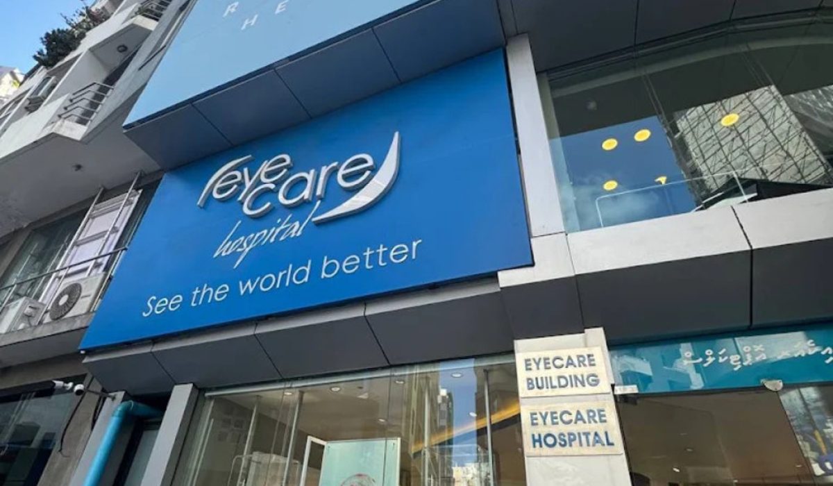 EyeCare-Opticals-Exterior
