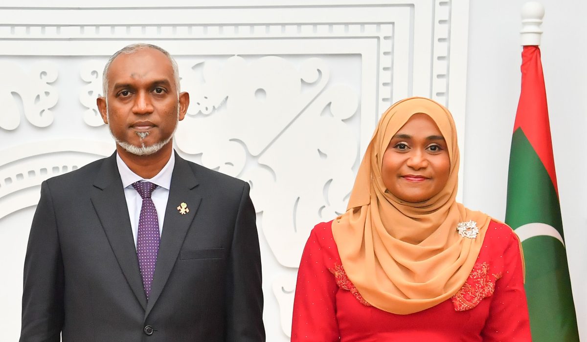 Mohamed_Muizzu_and_Sajidha_Mohamed_(Cropped)
