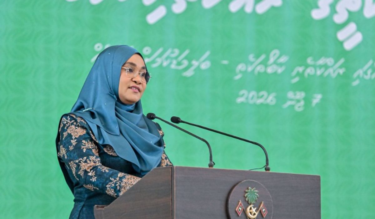ދުނިޔޭގެ ކާބޯތަކެތީގެ ރައްކާތެރިކަމުގެ ދުވަސް ފ. ނިލަންދޫގައި ބޭއްވި ހަފްލާގައި މެޑަމް ބައިވެރިވަޑައިގަންނަވަނީ--ފޮޓޯ: ރައީސް އޮފީސް