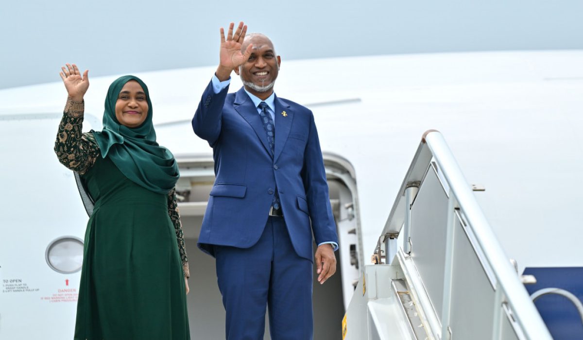 ރައީސުލްޖުމްހޫރިއްޔާ ޑރ. މުހައްމަދު މުއިއްޒު އަދި ފަސްޓް ލޭޑީ މެޑަމް ސާޖިދާ މުހައްމަދު---