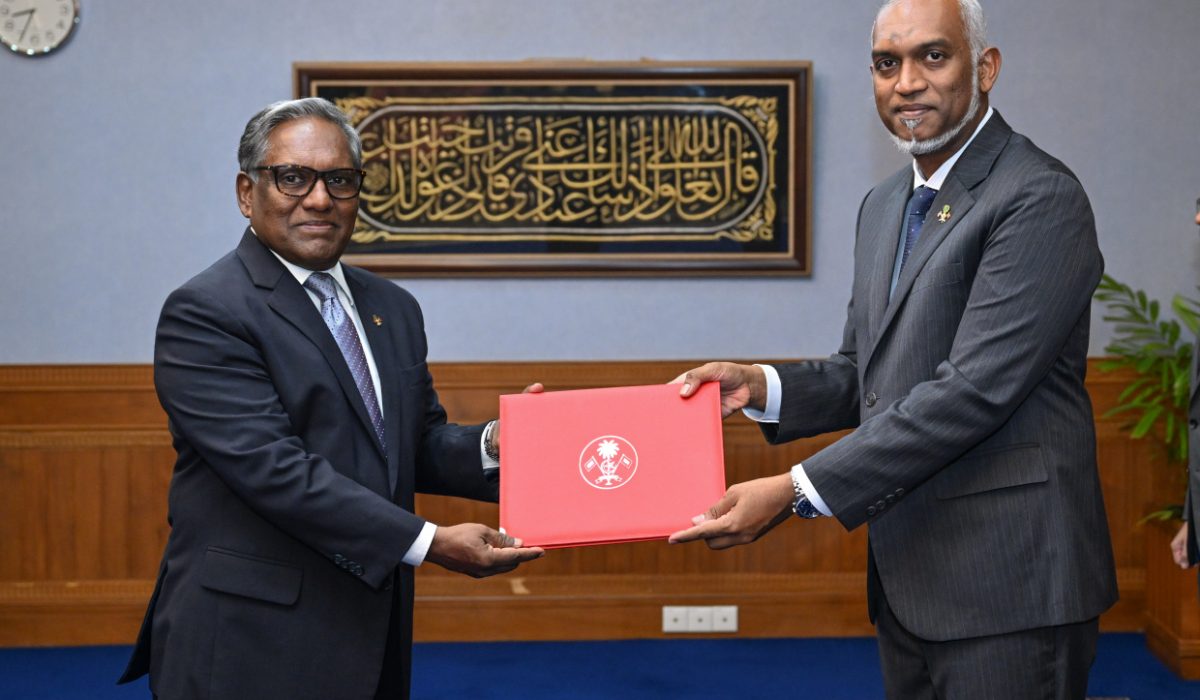 large_17482363047KbJ6