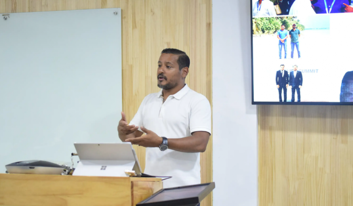 large_176443762642IDj9